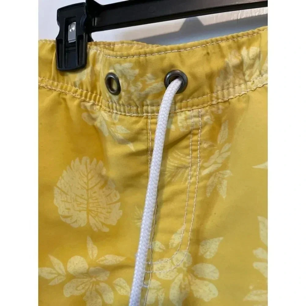 3 Pairs Men's Swim Trunks (2 Medium, 1 Large)